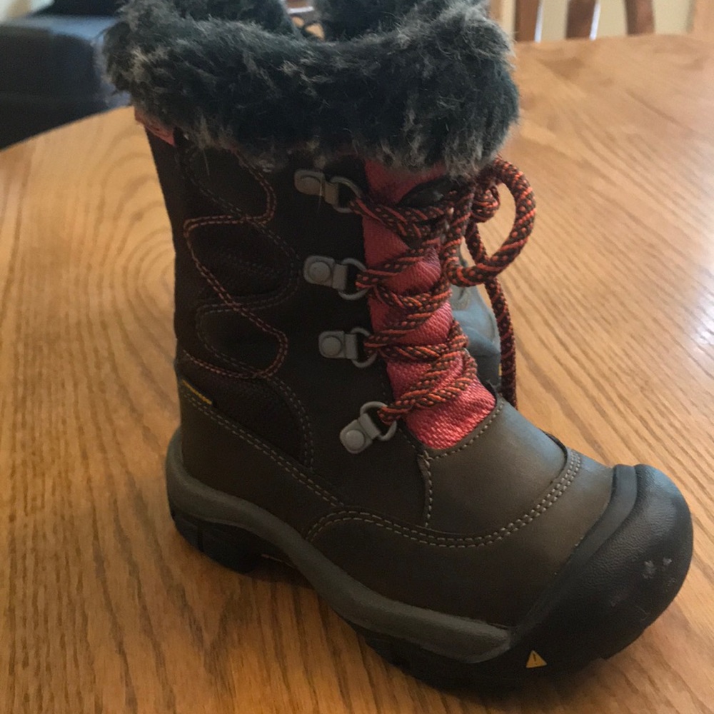 Keens toddler winter boots